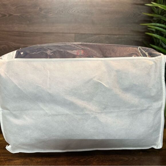 The Company Store LaCrosse Down Ultra Comforter, King/Cali in Navy Blue. New! - Picture 12 of 15